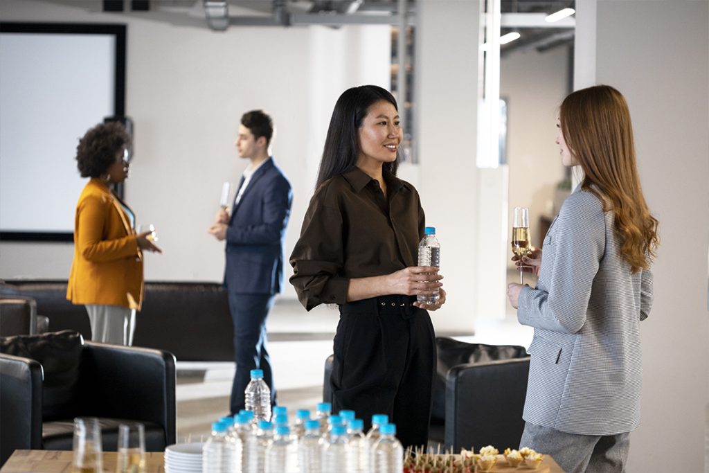 personas-en-un-evento-empresarial